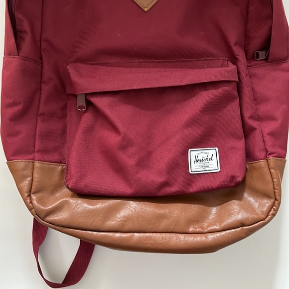 Herschel Backpack - Picture 2 of 9